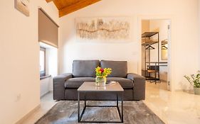 Aaa Apartments & Rooms
